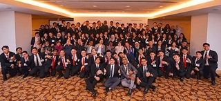Students from the HSBC Business Case Competition 2020 with sponsors and judges.